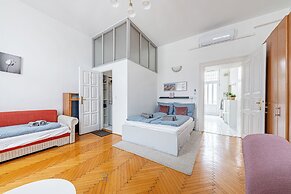 Urban Charm Studio