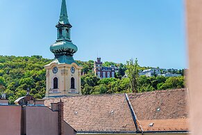 Budapest Classic Charm | 2Br + Cornertub + Smarttv