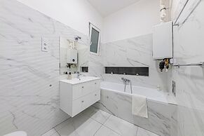 Marble Royal Suite&Studio