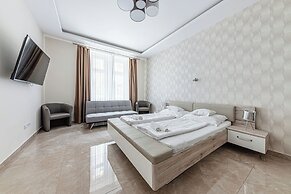 Marble Royal Suite&Studio