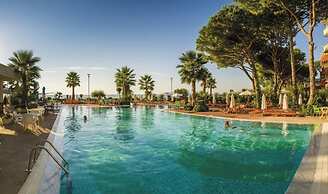 FAFA Mel Holiday Hotel
