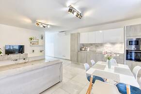 Central Msida Modern Bright Comfortable