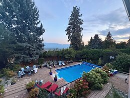 The Susie Pearl Bed & Breakfast