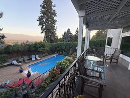 The Susie Pearl Bed & Breakfast