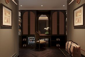 Aime'e Luxury Cruise