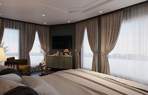 Aime'e Luxury Cruise