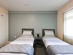 Standard Twin Room - Shared