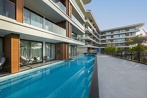 Kora Beachfront Suite by TropicLook