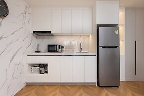 Kora Beachfront Suite by TropicLook