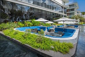 Kora Beachfront Suite by TropicLook