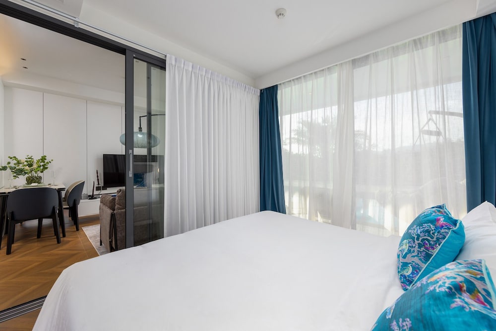 Kora Beachfront Suite by TropicLook