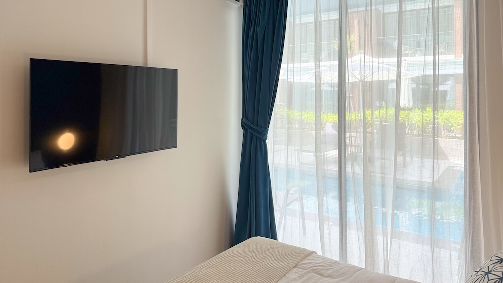 Kora Beachfront Suite by TropicLook