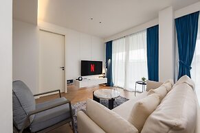 Kora Beachfront Suite by TropicLook