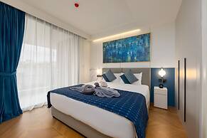 Kora Beachfront Suite by TropicLook