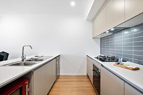 Spacious Tarneit Home With Private Garden
