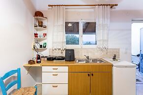 Petalidi Sunny Home One - Charming Garden Nest