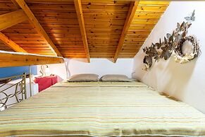 Petalidi Sunny Home One - Charming Garden Nest