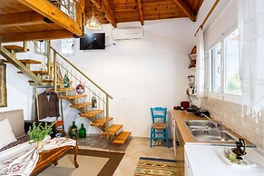 Petalidi Sunny Home One - Charming Garden Nest
