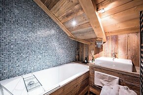 Luxury Stay - Comfortable Chalet With Jacuzzi