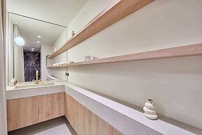 Exceptional Grand Apartment - Louvre Museum