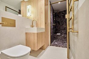 Exceptional Grand Apartment - Louvre Museum