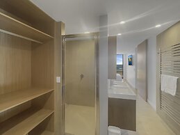 Spacious Modern Apartment in Batemans Bay