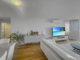 Spacious Modern Apartment in Batemans Bay