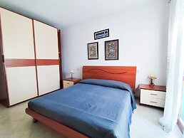 Comfortable Flat With Patio and Pool