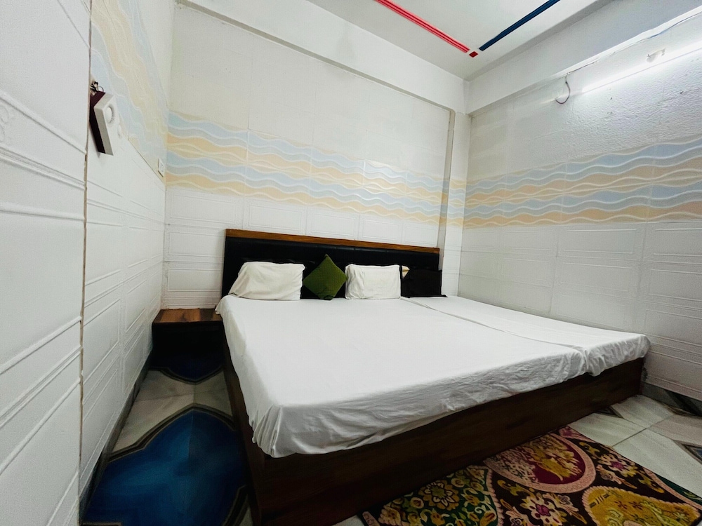Hotel O Bhuteshwar Mahadev Temple