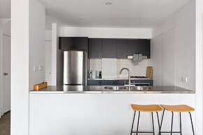 Bright Surry Hills Flat With Great Balcony & Views