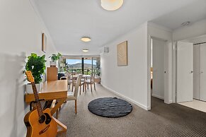 Central Apartment With Underground Parking