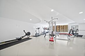 Central Apartment With Underground Parking