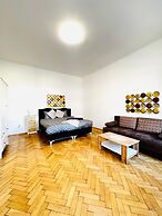 Comfortable 1BR Lounge Westbahnhof