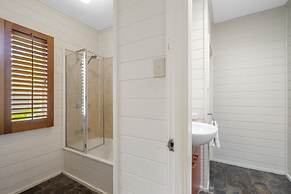 Spacious 3-bed Stay With Balcony and BBQ