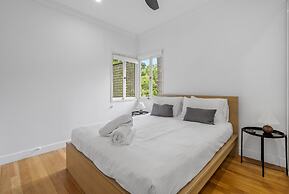 Spacious 3-bed Stay With Balcony and BBQ