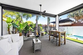Spacious 3-bedroom Retreat With BBQ and Pool