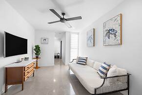 Spacious 3-bedroom Retreat With BBQ and Pool