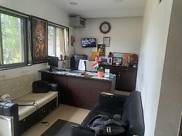 Hotel O Ambuja City Centre Mall