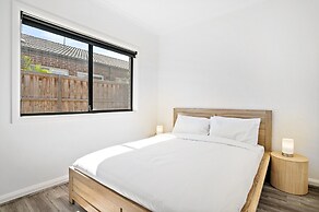 Spacious 4-bed Home With Private Outdoor Area