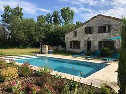 Holiday Home in Pardaillan With Private Pool