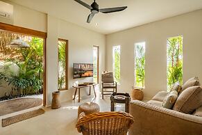 Rice Field Villa with Rooftop Jacuzzi