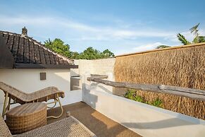 Rice Field Villa with Rooftop Jacuzzi