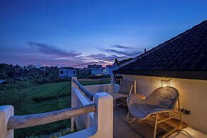 Rice Field Villa with Rooftop Jacuzzi
