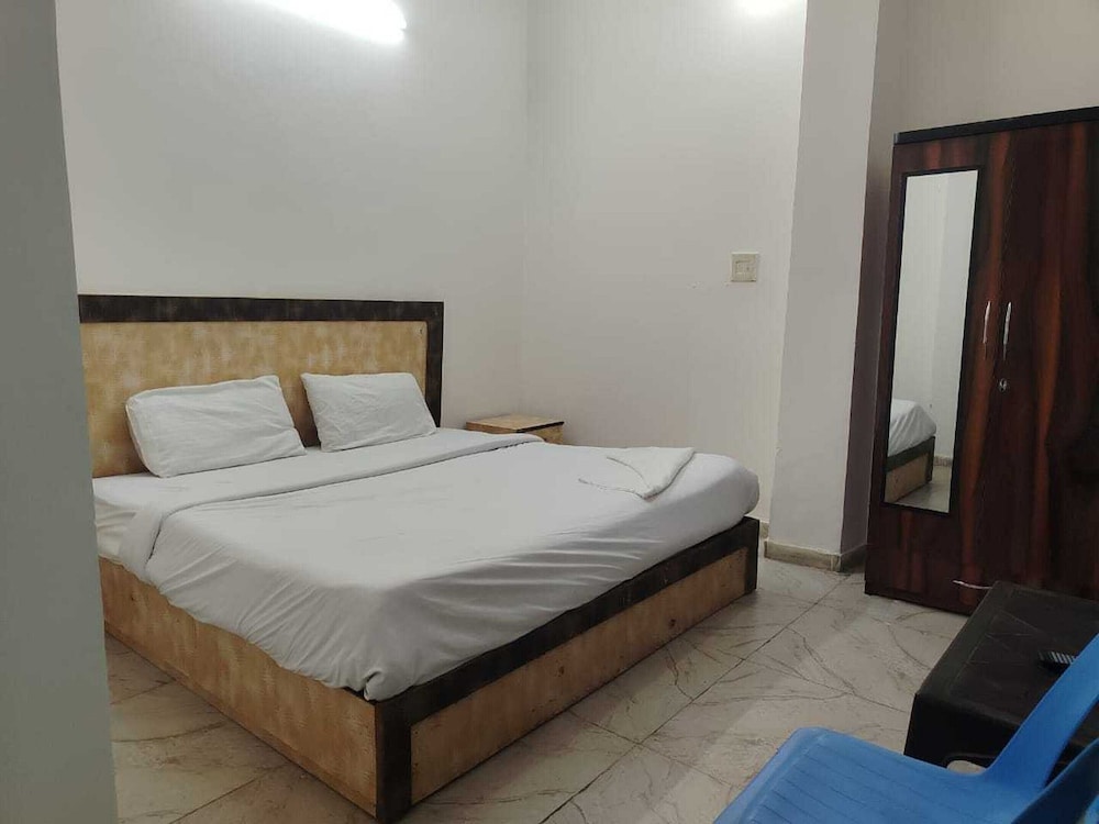 Hotel O Sector 12 Ghaziabad