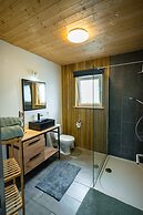 Retreat With Jacuzzi Near the Dams