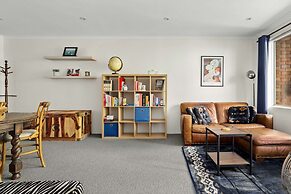 Beautifully Peaceful 2-bed Apartment
