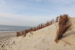 Dune Chalet Between Golf Course and Sea Beach