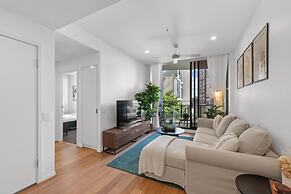 Spacious Inner-city Apartment With Pool