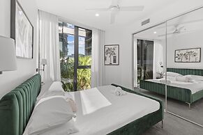 Spacious Inner-city Apartment With Pool