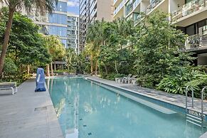 Spacious Inner-city Apartment With Pool